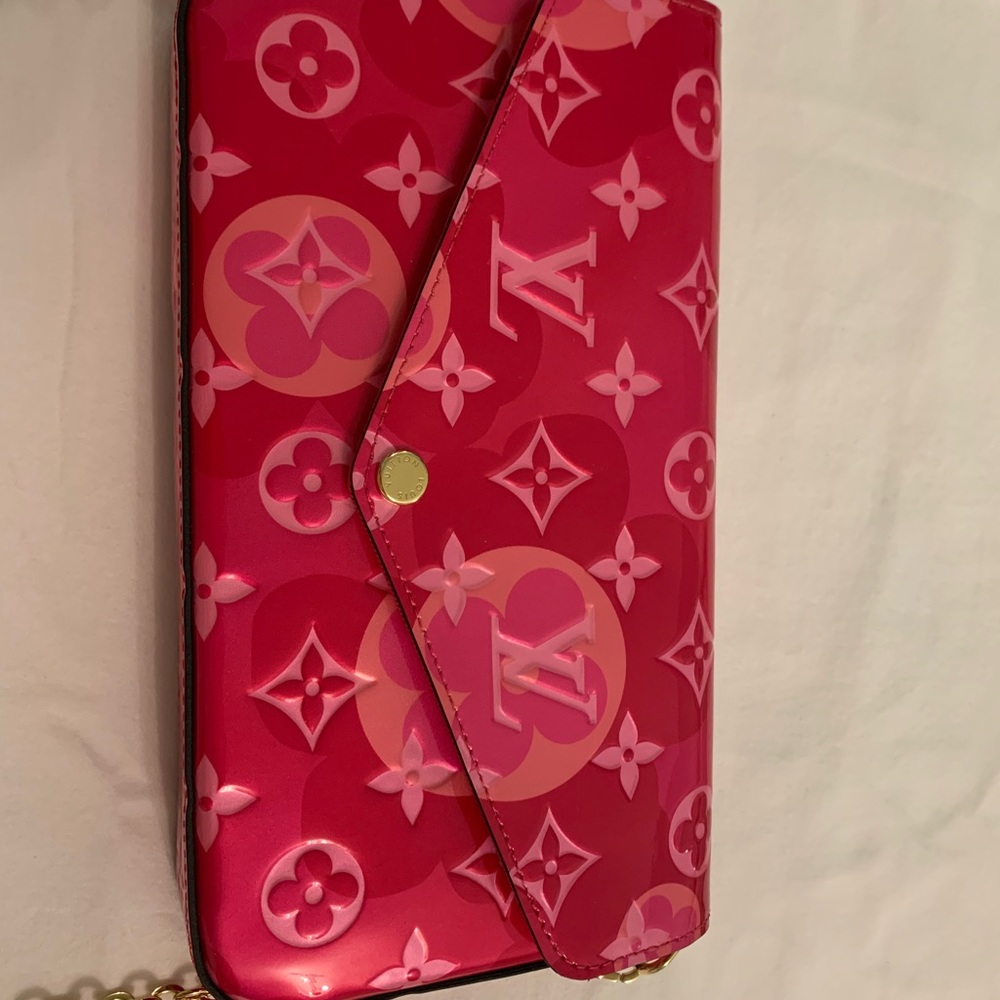 Louis Vuitton Valentines Day Vernis Pouchette Felicie - Picture 1 of 15